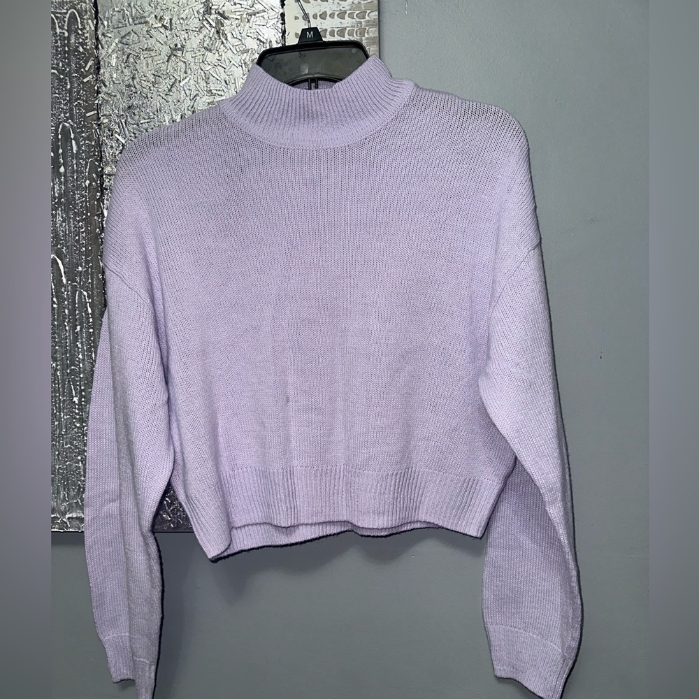 Cropped loose-fitting turtleneck sweater